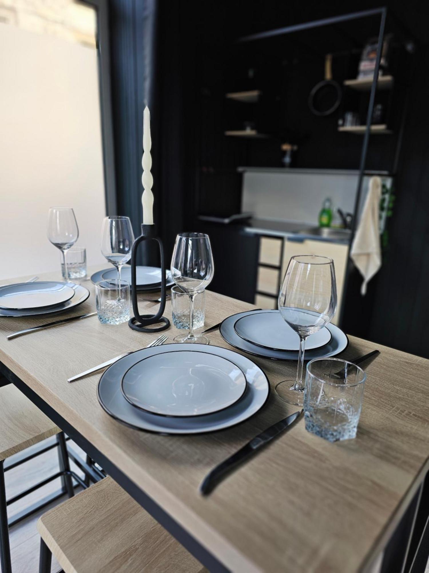 Black Box Cinema Appartement Avec Balneo Epinal Ngoại thất bức ảnh